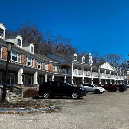 Inn On The Hudson Peekskill Exterior photo