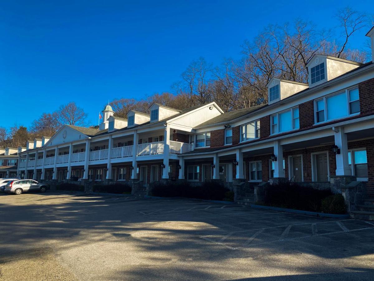 Inn On The Hudson Peekskill Exterior photo