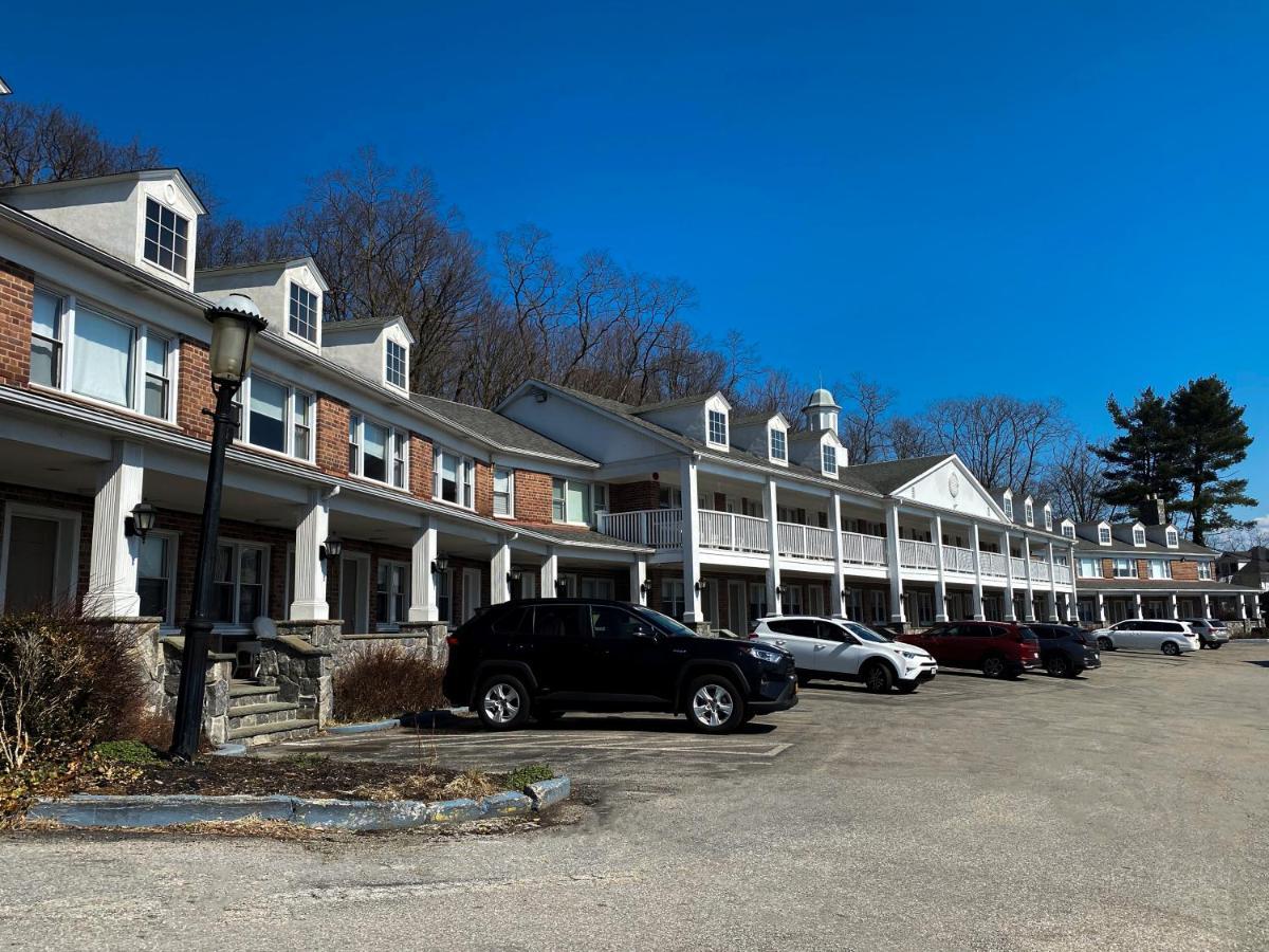 Inn On The Hudson Peekskill Exterior photo