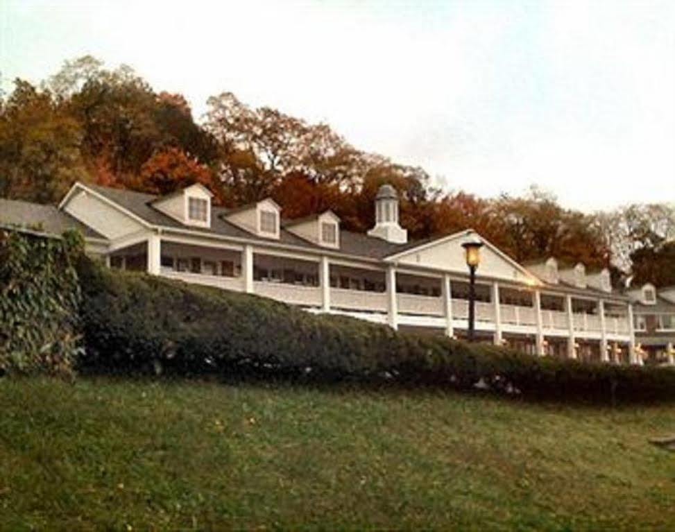 Inn On The Hudson Peekskill Exterior photo